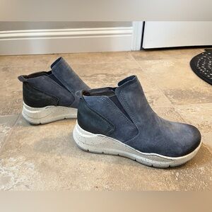 Bionica Women's Oana Denim Suede Bootie Size 8